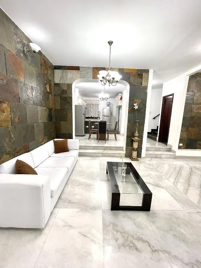 Casa Con Habitaciones Privadas Guayaquil