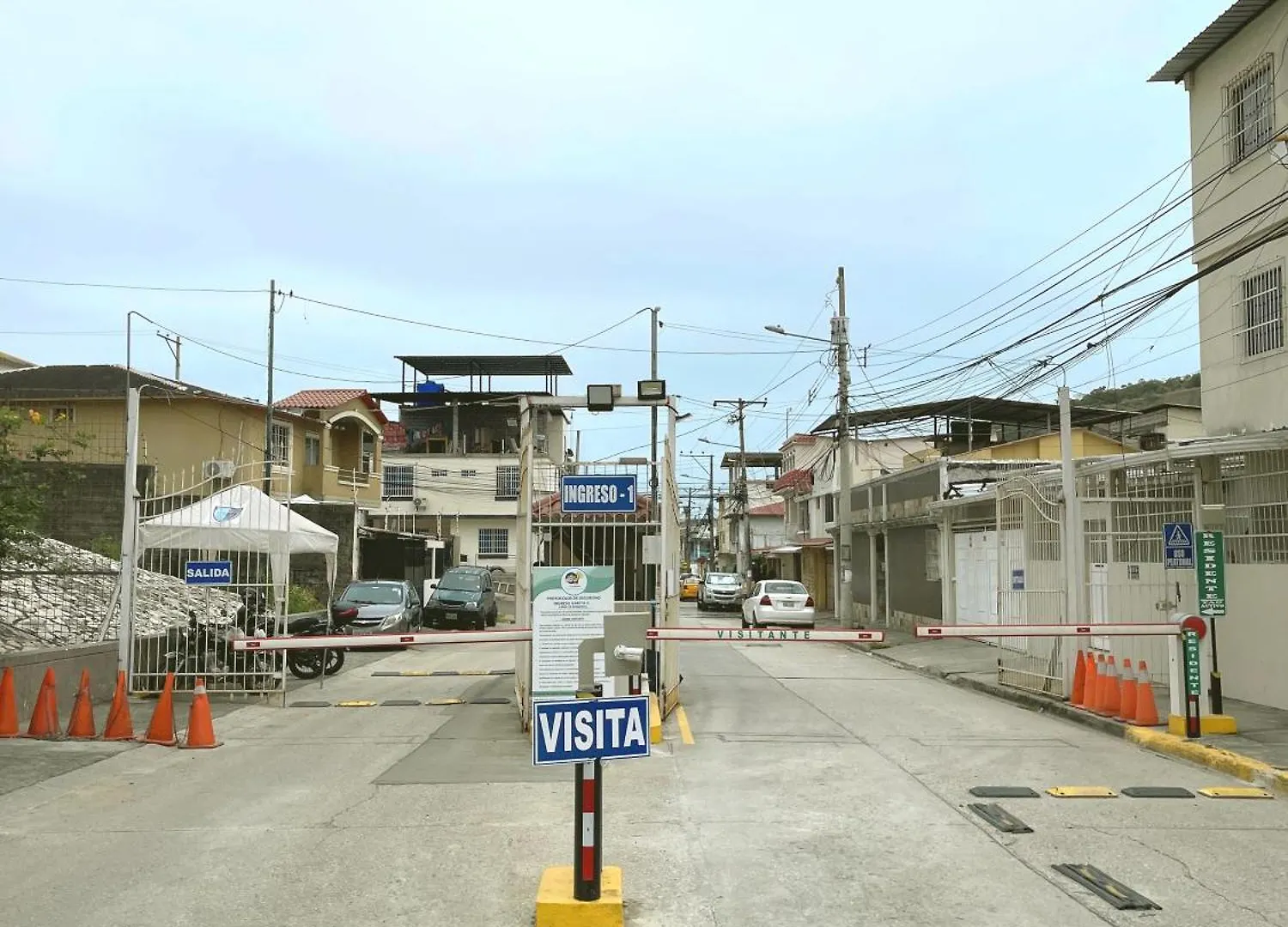 Casa Con Habitaciones Privadas Guayaquil Ecuador